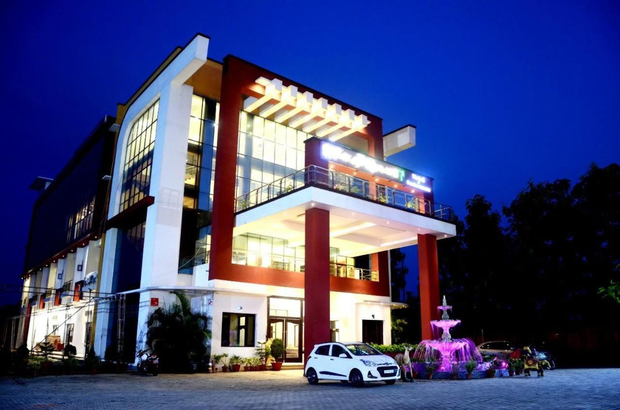 Taraji Resort Ayodhya Экстерьер фото
